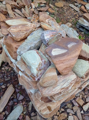 Златолит жёлтый, жёлто-зелёный глыбки и валуны для ланшафтного дизайна купить в Елабуге