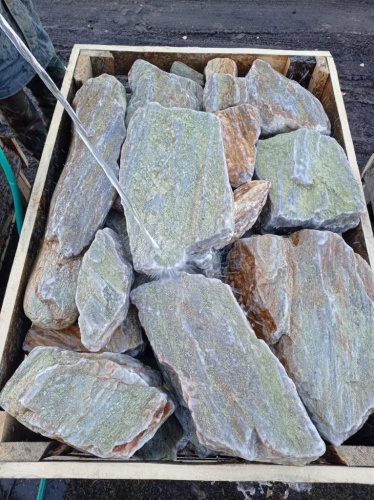 Златолит жёлтый, жёлто-зелёный глыбки и валуны для ланшафтного дизайна купить в Елабуге