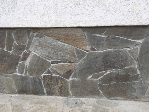 Плитняк златолит Уральский для цоколя, отмостки купить в Елабуге