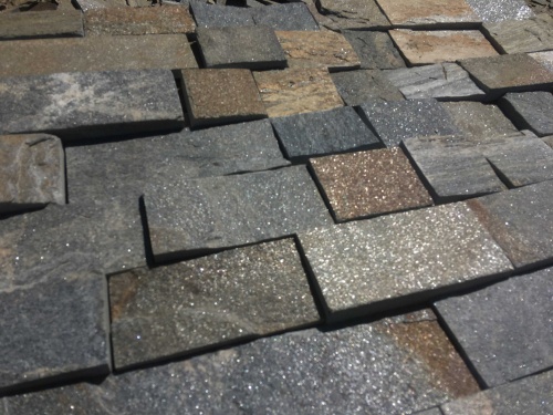 Плитка пилёная златолит Уральский для цоколя, отмостки купить в Елабуге