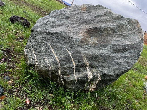 Гигантские зелёные валуны для ландшафтного дизайна весом более 5 тонн купить в Елабуге