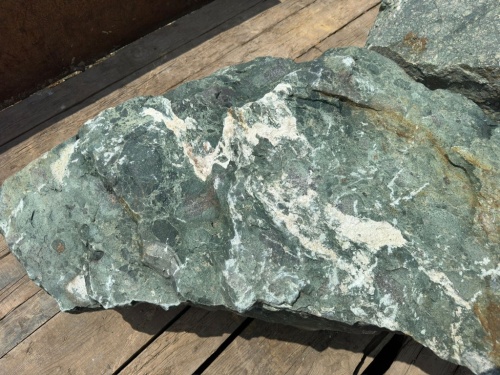 Купить валуны зелёные