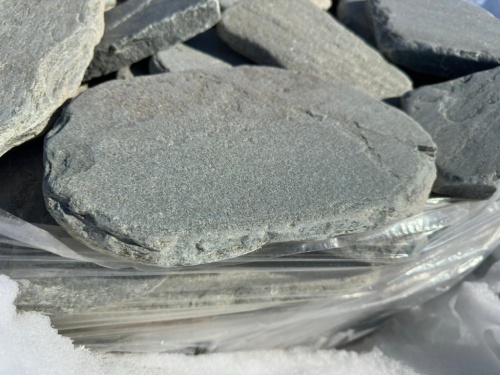 Плитняк златолит зелёный галтованный для мощения на бетон купить в Елабуге