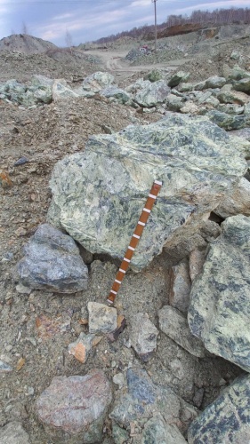 Купить змеевик ландшафтные валуны